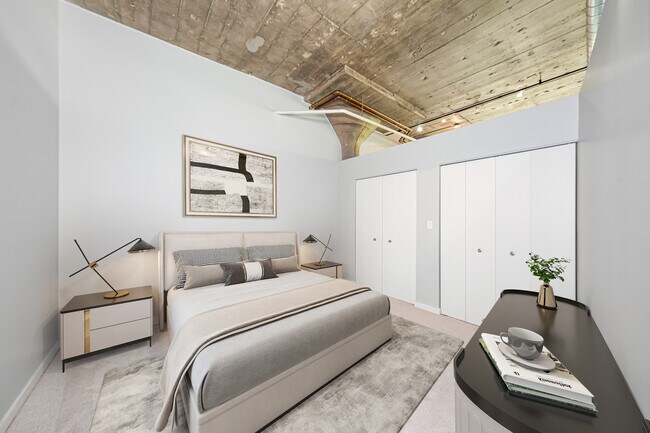 Building Photo - 1001 W 15th St