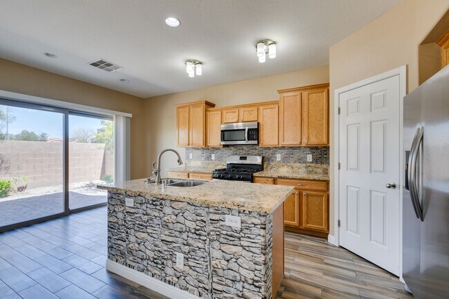 Building Photo - GORGEOUS 2 STORY HOME*4 BEDROOMS*TONS OF UPGRADES*STAINLESS STEEL APPLIANCES*