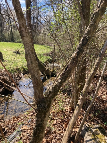 Building Photo - 2305 S Greenwood Dr