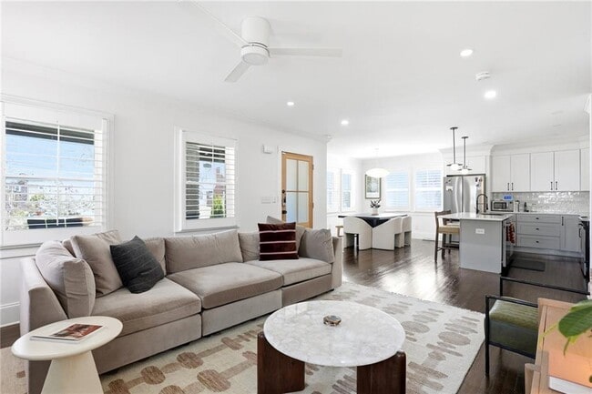 Building Photo - 496 Shannon Dr SW