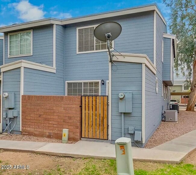 Building Photo - 2301 E University Dr