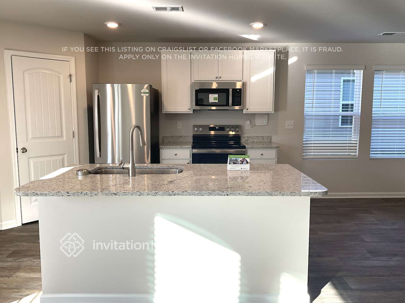 Building Photo - 207 White Flds Ave