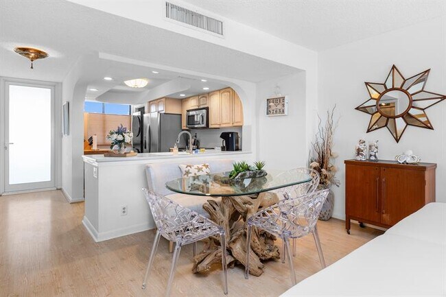 Building Photo - 510 N Ocean Blvd