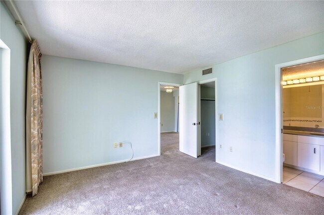Building Photo - 102 Capri Isles Blvd