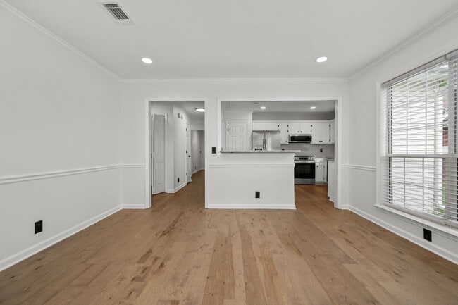Building Photo - Black Fox Crossing Townhome