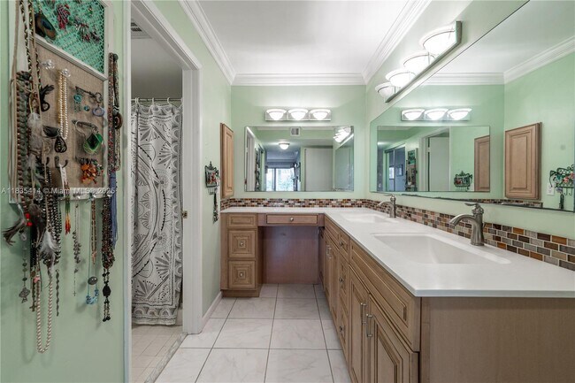 Building Photo - 5750 Camino Del Sol