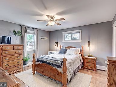 Building Photo - Meticulously maintained 2 bed 2 bath home