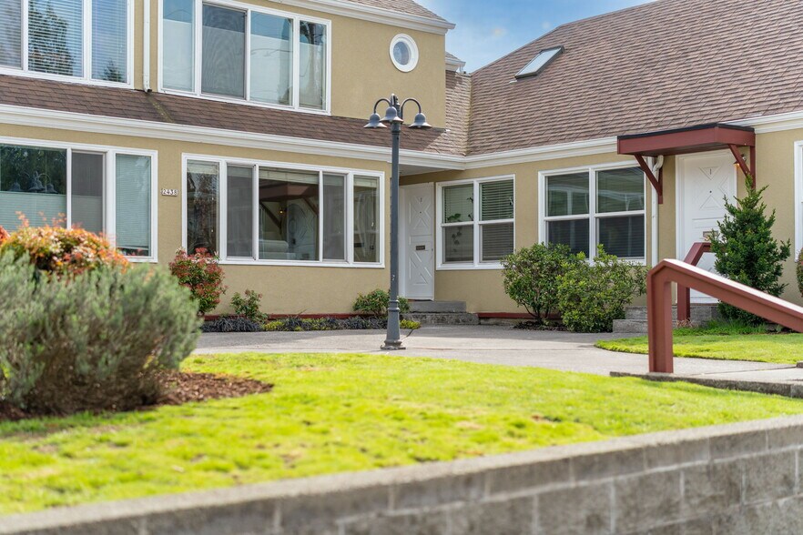 Building Photo - 2438 NE Killingsworth St.