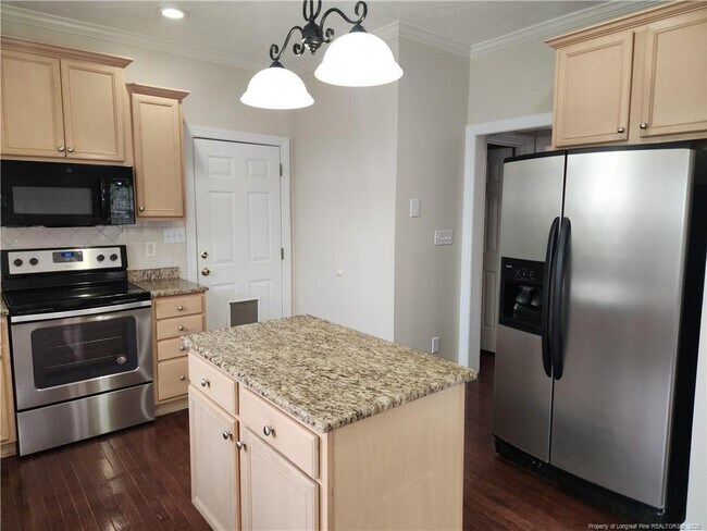Building Photo - 2800 Franciscan Dr