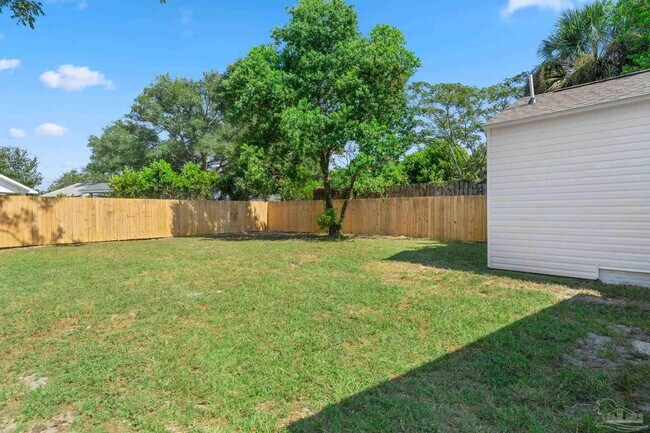 Building Photo - 204 Brown Rd