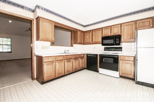 Building Photo - 5613 Riley-