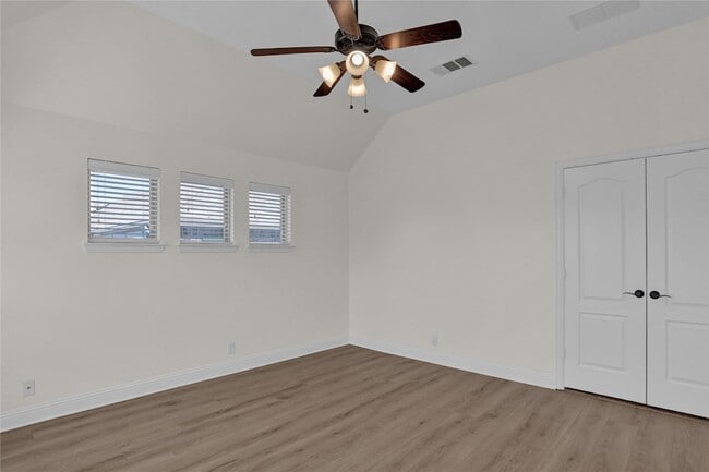 Building Photo - 2105 Burke Dr