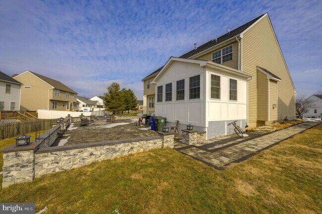 Building Photo - 601 Crossover Ct