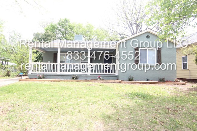 Primary Photo - Large 3 Bedroom 2 Bath - New On The Market...