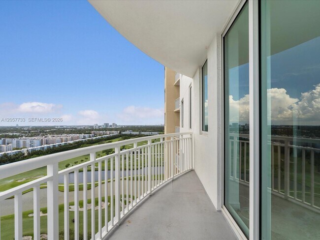 Building Photo - 1745 E Hallandale Beach Blvd