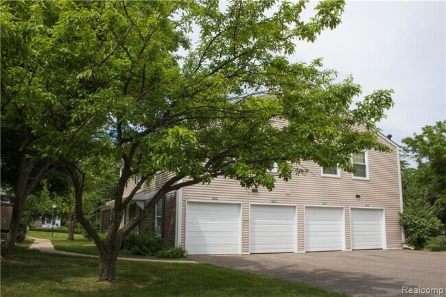 Building Photo - 2708 Glenbridge Ct