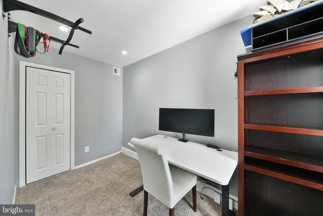 Building Photo - 3120 Almond St