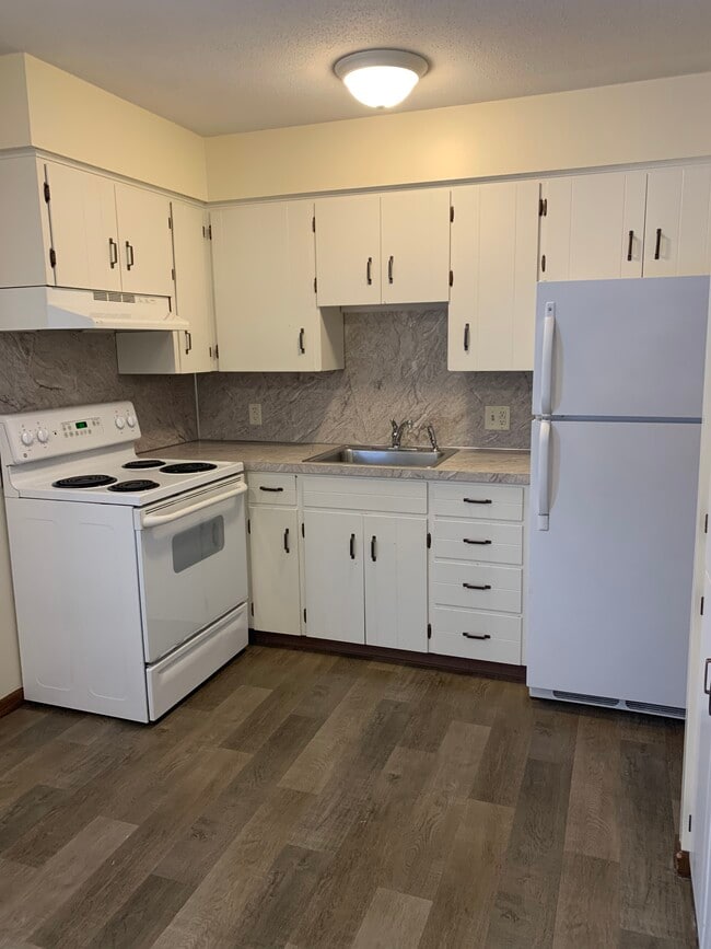 Kitchen - 475 W Mae Rose Ave