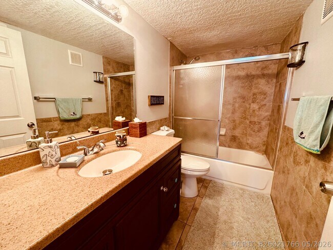 Building Photo - 225 S Tropical Trail