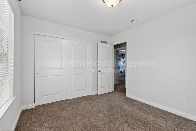 Building Photo - 401 Falcons Prey