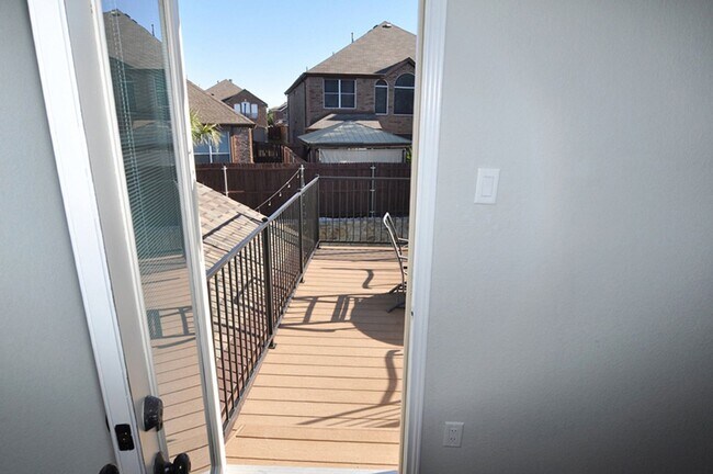 Building Photo - Amazing 4-3.5-2 in North Fort Worth!