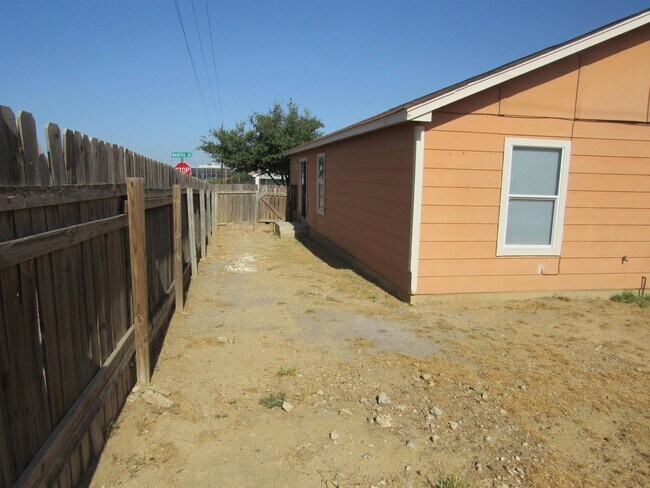 Building Photo - 335 Redfish Dr