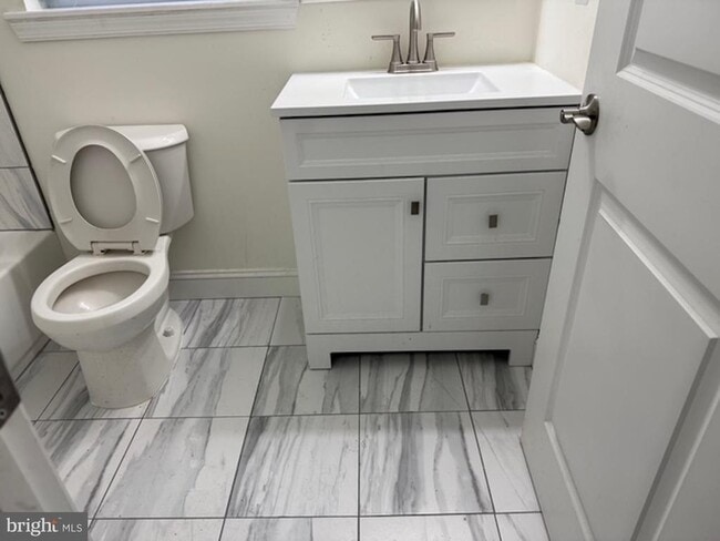 Building Photo - 6409 63rd Pl