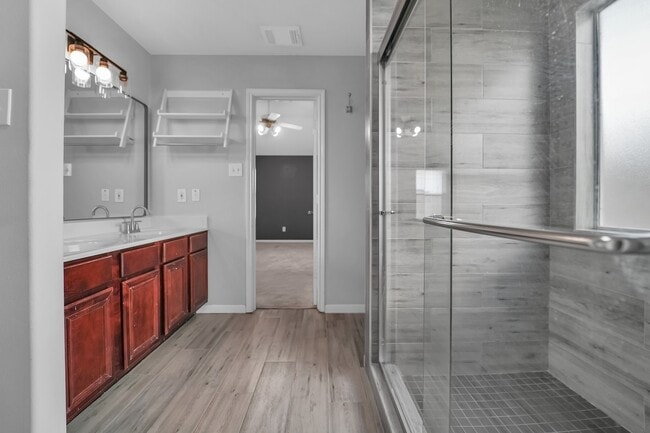 Building Photo - 6006 Barany Ct