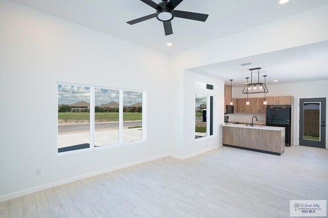 Building Photo - 3604 Hidalgo Cir