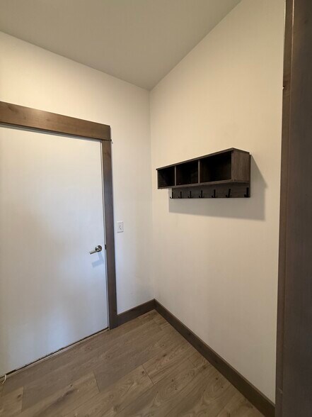 Building Photo - 986 Cassandra Ln