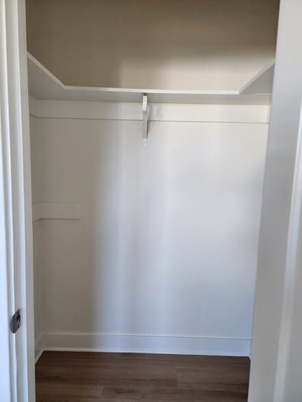 Building Photo - 521 18th Ave