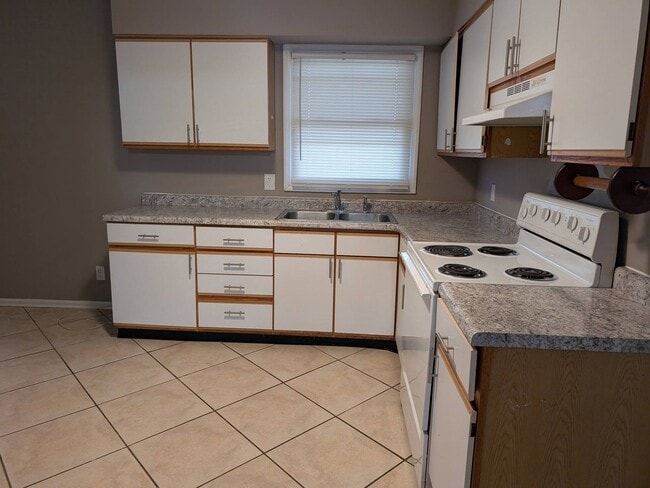 Building Photo - Cute 3 bedroom in Eastmont