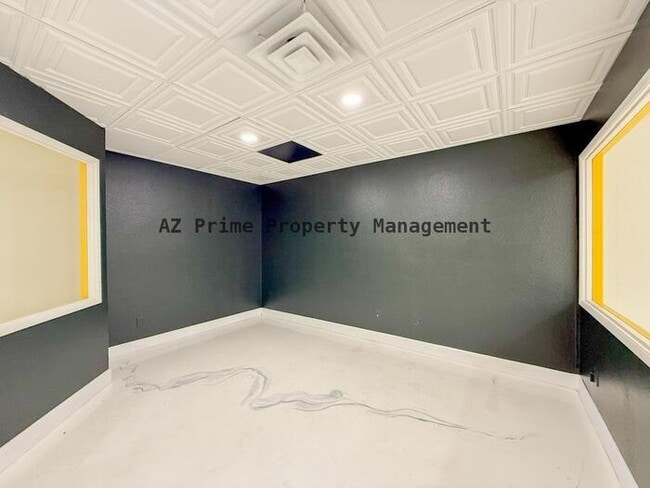 Building Photo - 1029 N Central Ave