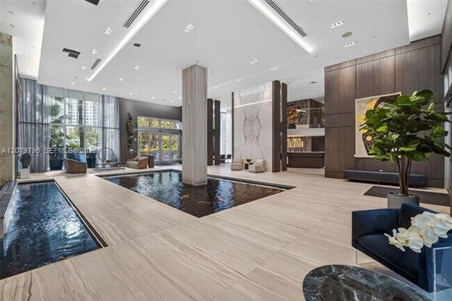 Building Photo - 333 Las Olas Way