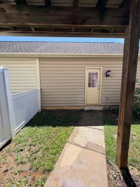 Building Photo - 203 Altair Way