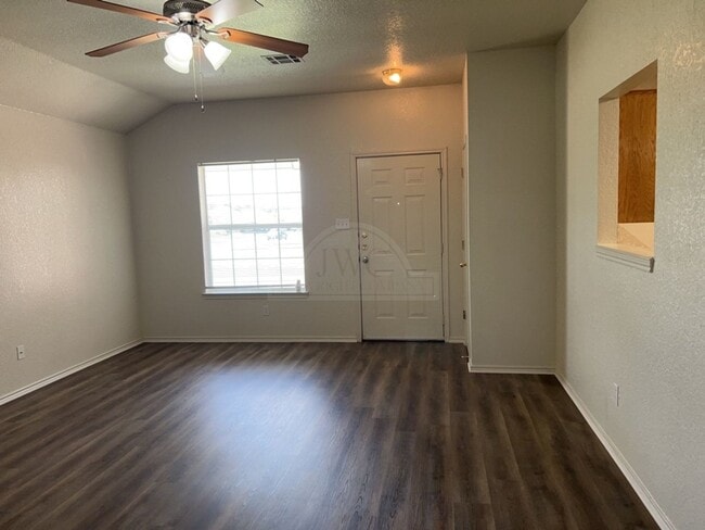 Building Photo - 2601 Lucille Dr