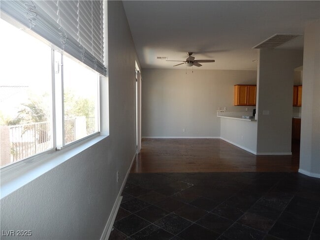 Building Photo - 1032 Sweeping Ivy Ct