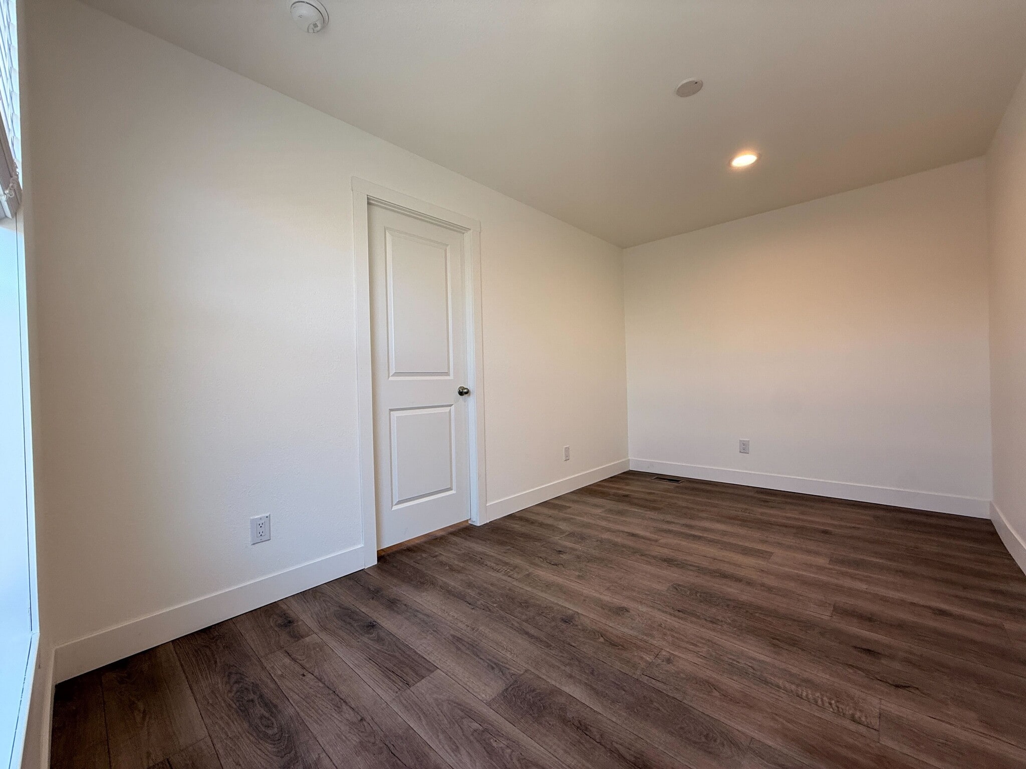 Building Photo - 3601 E Wyoming Ave