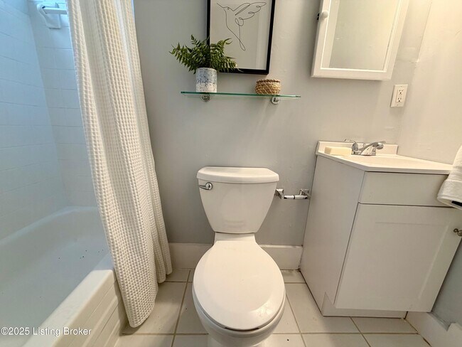 Building Photo - 2707 Cleveland Blvd