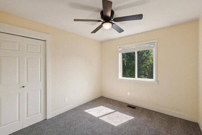 Building Photo - 940 Durum Ct
