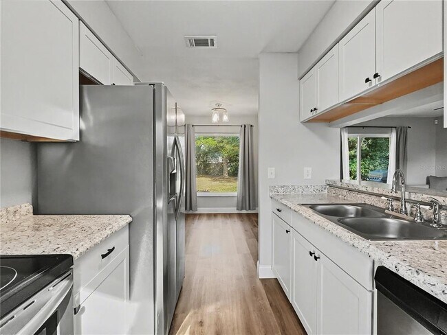 Building Photo - 109 Wild Elm Ct