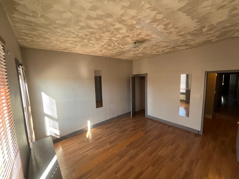 Building Photo - 535 N Streeper St