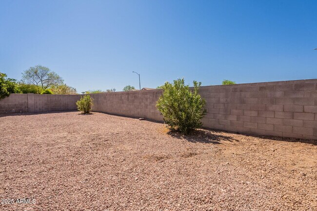 Building Photo - 17303 W Carmen Dr