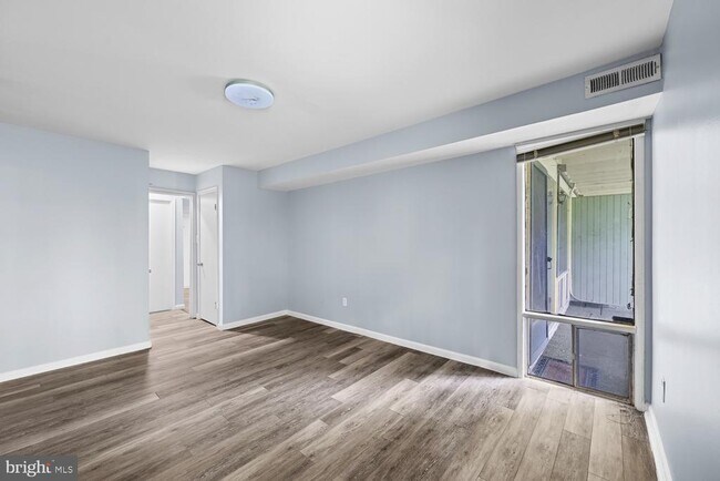 Building Photo - 7153 Donnell Pl