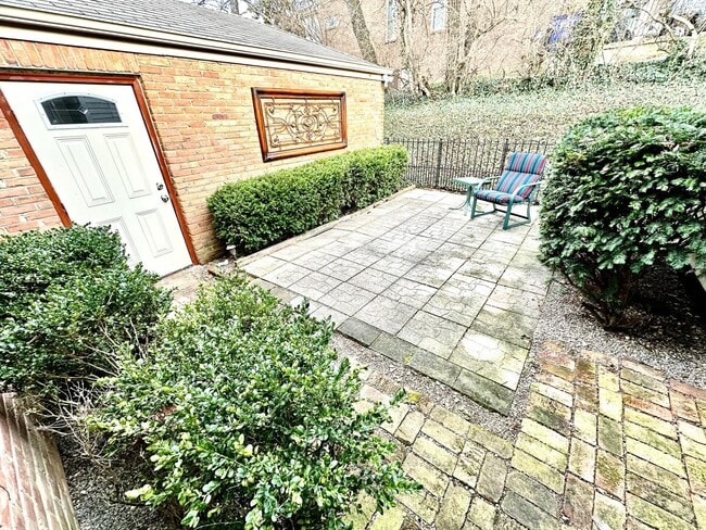 Building Photo - 2948a Candlelight Way