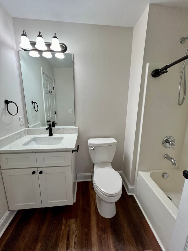 Building Photo - Four bedroom, 3.5 bath house in Elon!  Mus...