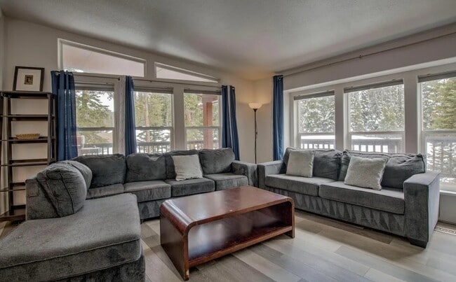 Building Photo - 492 Kimmes Ln