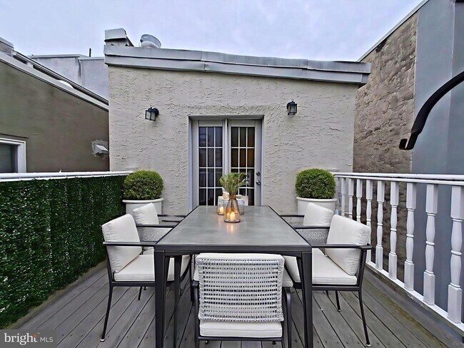 Building Photo - 606 S 16th St