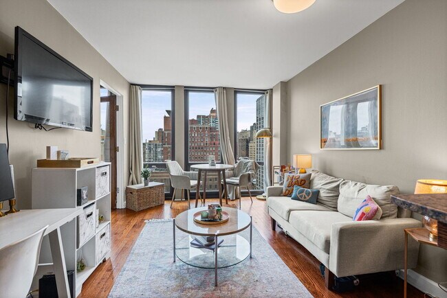 Building Photo - 1 E Scott St