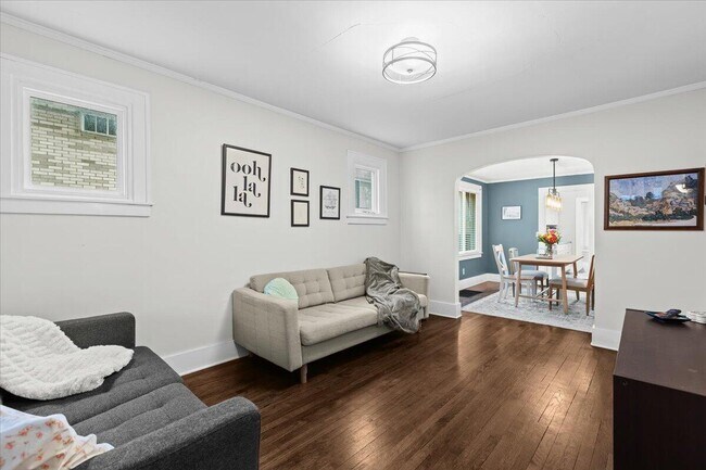 Building Photo - 575 E Lewiston Ave